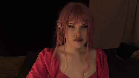 Snapshot of effiemur chatting on 1, 1, 2025 Effie Mur online show from 1, 1, 2025