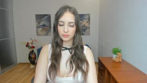 Snapshot of effy_royse chatting on 7, 6, 2026 Effy Royse online show from 7, 6, 2026