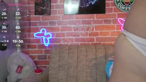 Snapshot of effystone777 chatting on 28, 10, 2025 effystone777 online show from 28, 10, 2025