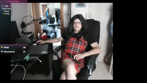 Snapshot of efi_crossou chatting on 12, 9, 2025 efi_crossou online show from 12, 9, 2025