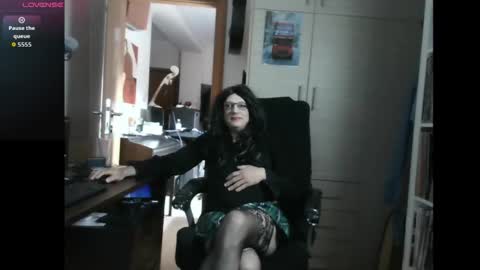 Snapshot of efi_crossou chatting on 2, 11, 2025 efi_crossou online show from 2, 11, 2025