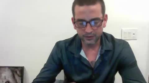 Snapshot of eguevara555500 chatting on 26, 4, 2026 SilverBulture online show from 26, 4, 2026