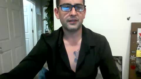 Snapshot of eguevara555500 chatting on 29, 4, 2026 SilverBulture online show from 29, 4, 2026