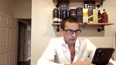 Snapshot of eguevara555500 chatting on 6, 5, 2026 SilverBulture online show from 6, 5, 2026