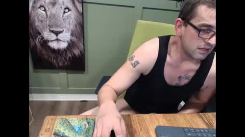 Snapshot of eguevara555500 chatting on 25, 5, 2026 SilverBulture online show from 25, 5, 2026