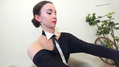 Erik and Alice online show from 2, 2, 2025