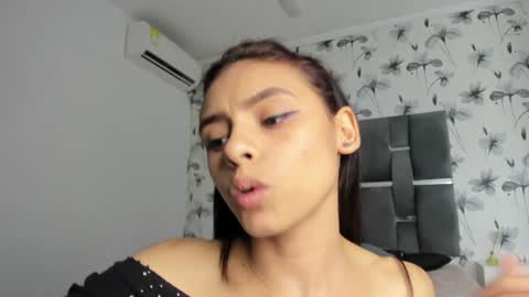 Snapshot of ehotloveaxxx chatting on 18, 12, 2024 Valery online show from 18, 12, 2024