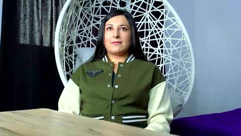 Snapshot of eimy__cute chatting on 6, 11, 2025 eimy__cute online show from 6, 11, 2025