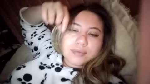 EIMY   MODEL INDEPENDENT online show from 29, 11, 2025