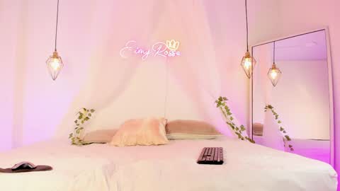 eimy_stonne online show from 11, 5, 2026