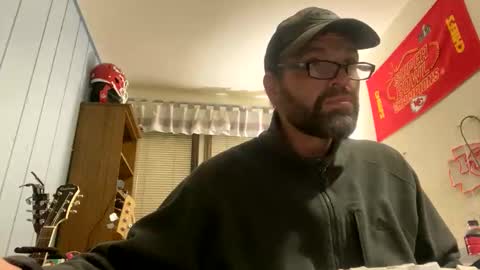 Snapshot of ejbooker11 chatting on 18, 12, 2025 PiedPiper online show from 18, 12, 2025