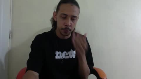 Instagram BelowAbajo online show from 25, 3, 2026