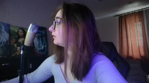 If you like it when I meow give me a thumbs up online show from 11, 3, 2025