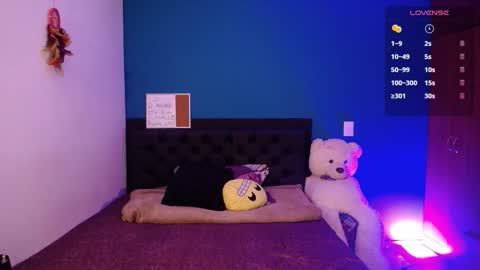 Snapshot of ela_0 chatting on 30, 9, 2025 Ela Help me reach 100 thumbs up online show from 30, 9, 2025