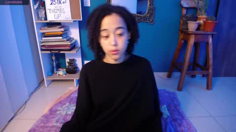 Snapshot of ela_0 chatting on 28, 10, 2025 Ela Help me reach 100 thumbs up online show from 28, 10, 2025