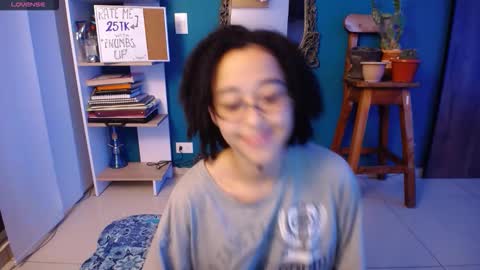 Snapshot of ela_0 chatting on 5, 11, 2025 Ela Help me reach 100 thumbs up online show from 5, 11, 2025