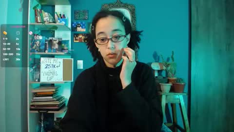 Snapshot of ela_0 chatting on 7, 11, 2025 Ela Help me reach 100 thumbs up online show from 7, 11, 2025