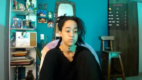 Snapshot of ela_0 chatting on 28, 11, 2025 Ela Help me reach 100 thumbs up online show from 28, 11, 2025