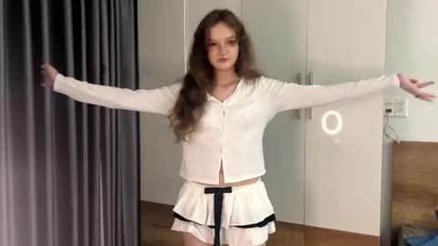 Snapshot of ela_wish chatting on 23, 6, 2026 Ela online show from 23, 6, 2026
