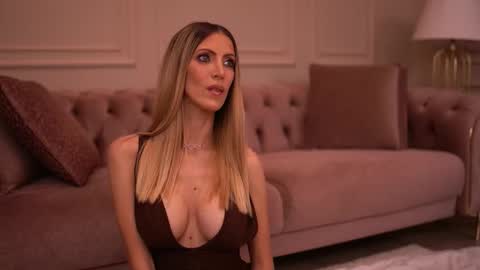 Snapshot of elablake chatting on 24, 10, 2025 Ella online show from 24, 10, 2025