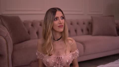 Snapshot of elablake chatting on 6, 11, 2025 Ella online show from 6, 11, 2025