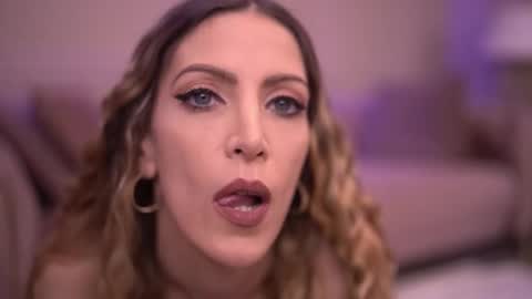 Snapshot of elablake chatting on 8, 11, 2025 Ella online show from 8, 11, 2025