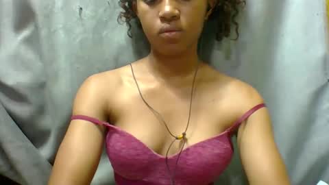 Snapshot of elaliealdy chatting on 19, 10, 2025 elaliealdy online show from 19, 10, 2025