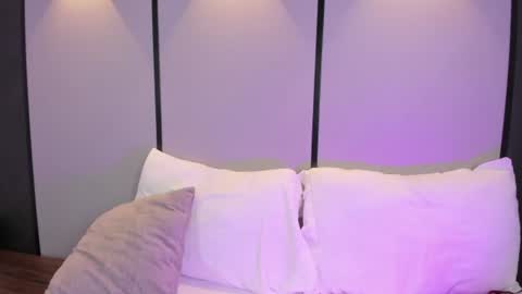 elara_bloom_ online show from 25, 6, 2026