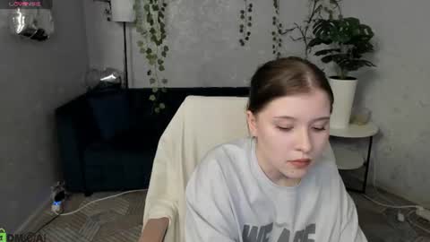 Snapshot of elara_irving chatting on 22, 6, 2026 Elly online show from 22, 6, 2026