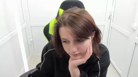 Snapshot of elara_muse chatting on 20, 4, 2026 Evie online show from 20, 4, 2026