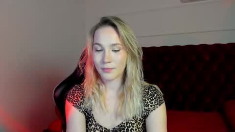 elaravoltage online show from 25, 3, 2026