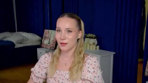 elaravoltage online show from 18, 7, 2026