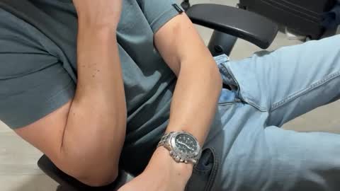 Snapshot of elc_2 chatting on 18, 1, 2025 elc_2 online show from 18, 1, 2025