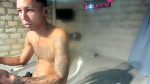 Snapshot of elchicletv chatting on 8, 12, 2024 El CHICLE TV - SHOW online show from 8, 12, 2024