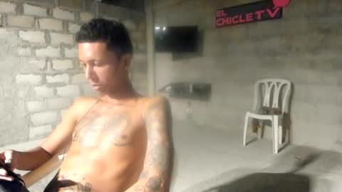 Snapshot of elchicletv chatting on 23, 12, 2024 El CHICLE TV - SHOW online show from 23, 12, 2024