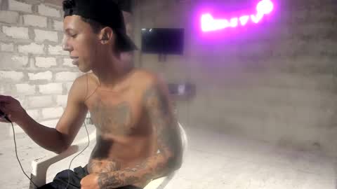 Snapshot of elchicletv chatting on 27, 12, 2024 El CHICLE TV - SHOW online show from 27, 12, 2024