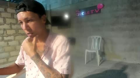 Snapshot of elchicletv chatting on 4, 1, 2025 El CHICLE TV - SHOW online show from 4, 1, 2025