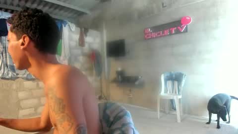 Snapshot of elchicletv chatting on 6, 1, 2025 El CHICLE TV - SHOW online show from 6, 1, 2025