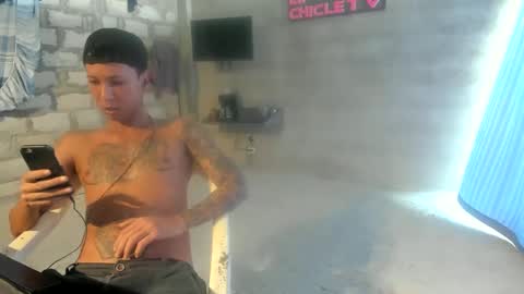 Snapshot of elchicletv chatting on 11, 1, 2025 El CHICLE TV - SHOW online show from 11, 1, 2025
