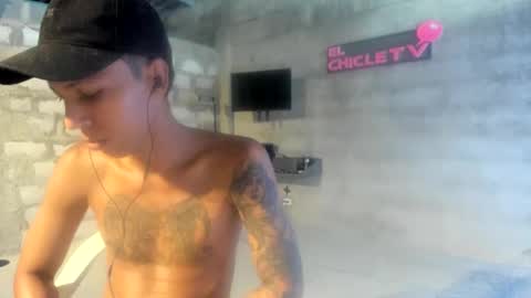 Snapshot of elchicletv chatting on 30, 1, 2025 El CHICLE TV - SHOW online show from 30, 1, 2025