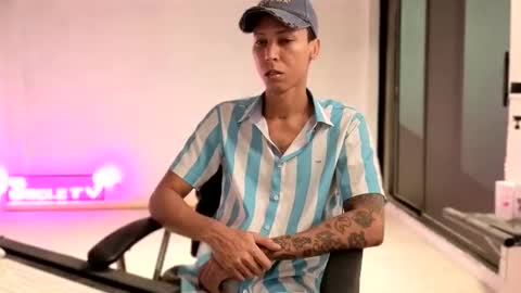 Snapshot of elchicletv chatting on 12, 9, 2025 El CHICLE TV - SHOW online show from 12, 9, 2025