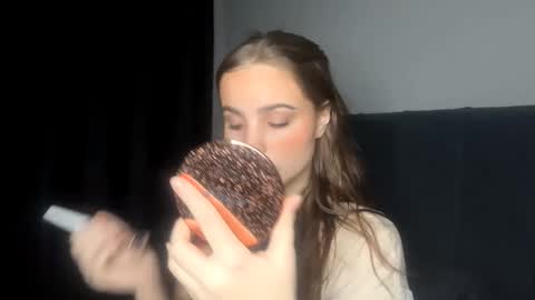 Snapshot of eleanorolaes chatting on 26, 2, 2026 Kelly online show from 26, 2, 2026