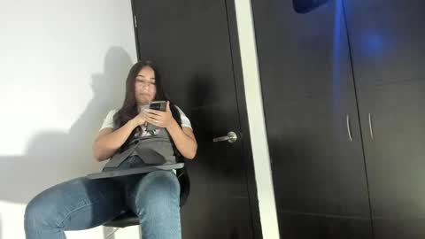 Electra- Please help me reach 100 likes online show from 7, 12, 2024