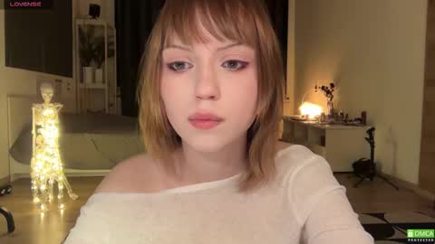 Snapshot of electric_woman chatting on 19, 12, 2025 Aleksa online show from 19, 12, 2025