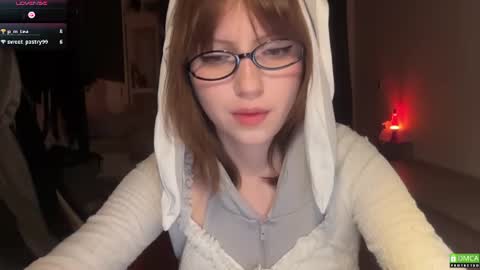 Snapshot of electric_woman chatting on 3, 7, 2026 Aleksa online show from 3, 7, 2026