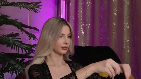 Snapshot of eleineblue chatting on 14, 10, 2025 Eleine online show from 14, 10, 2025