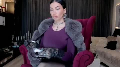 Snapshot of elektravelvet chatting on 4, 12, 2024 ElektraSheDemon online show from 4, 12, 2024