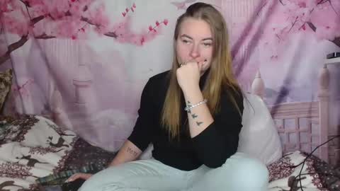Snapshot of elena_maeer chatting on 4, 10, 2025 Elena online show from 4, 10, 2025