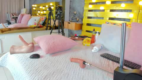 Elena online show from 15, 2, 2025