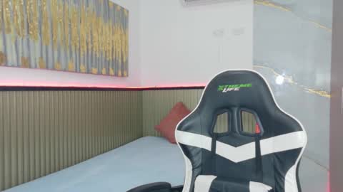 Snapshot of elena_wolff chatting on 5, 11, 2025 elena_wolff online show from 5, 11, 2025